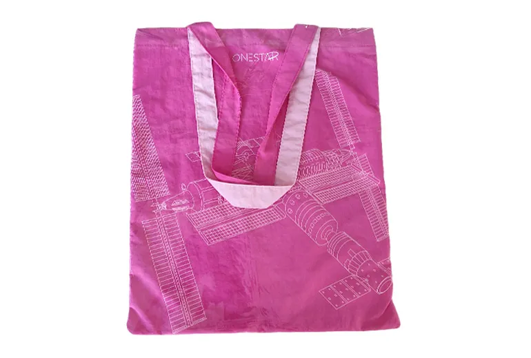 Gahumi cases 132-Seamless Wrinkle Nylon Tote Bag Customization-03.webp